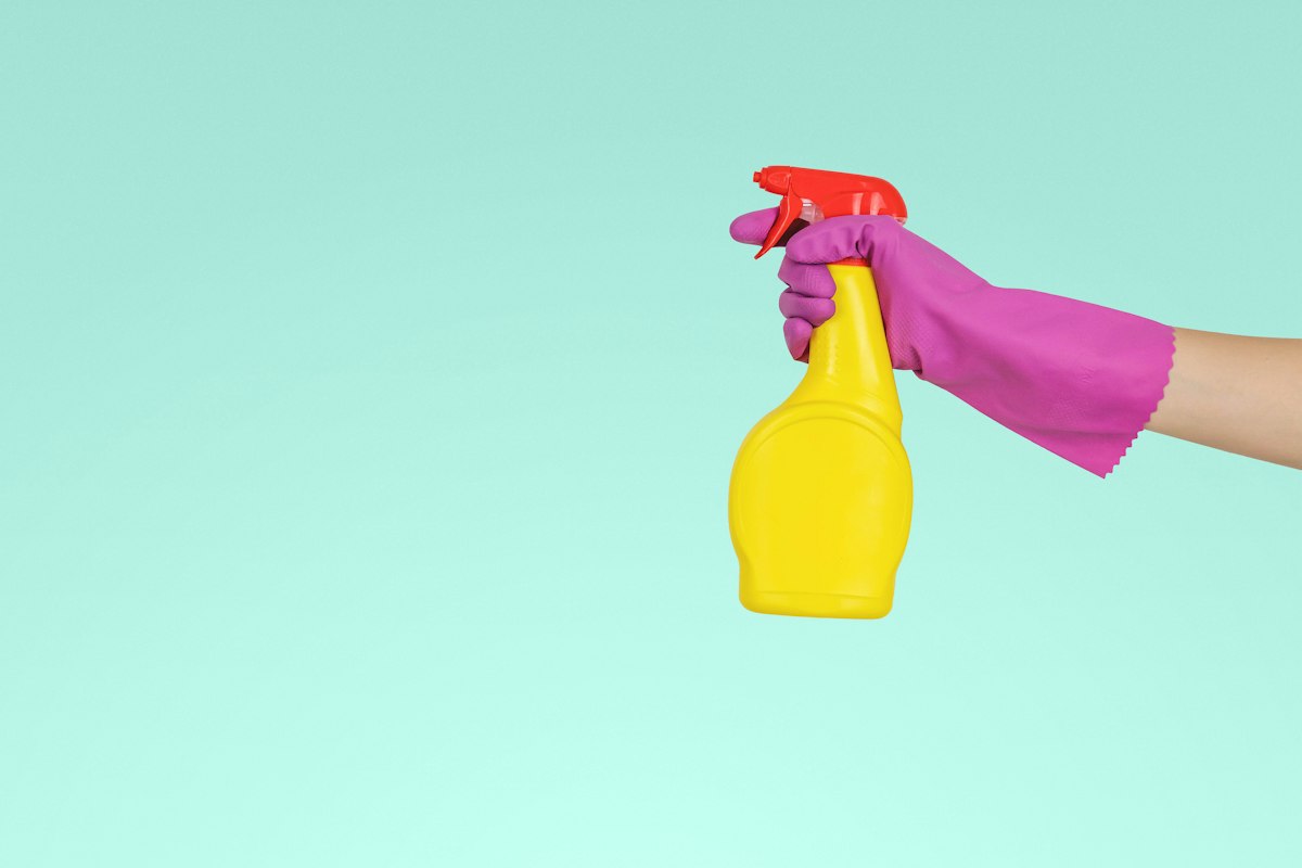 Cleaning spray bottle